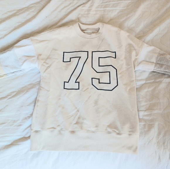 Ambercrombie & Fitch Oversized Boyfriend Graphic Sweatshirt - Picture 2 of 2